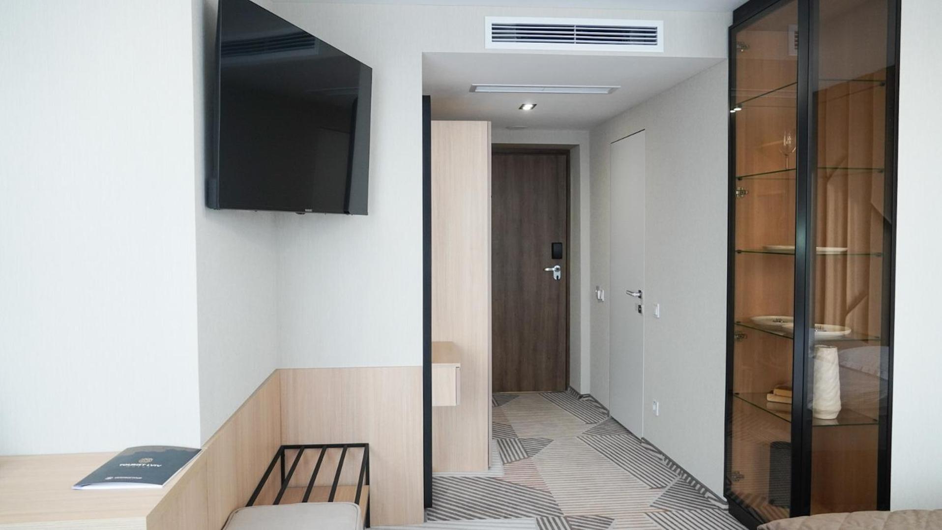 Hotel Tourist Lviv Kültér fotó